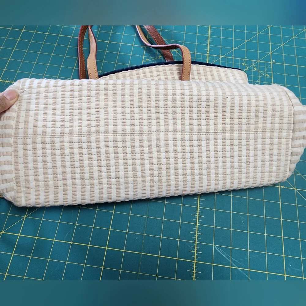 Dooney & Bourke Y2K Seersucker Satchel/Tote - Picture 9 of 16